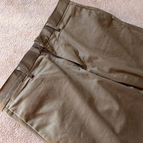 Banana Republic athletic taped chinos. Size 34 waist 32 length. Dark tan. - Picture 4 of 4